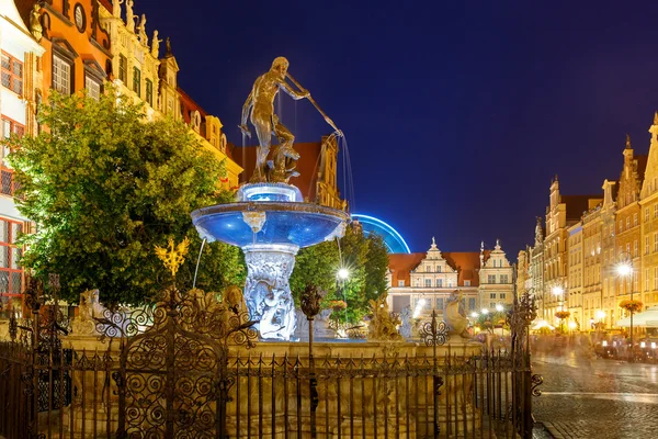 Fontaine de Neptune à Gdansk la nuit, Pologne — Photo