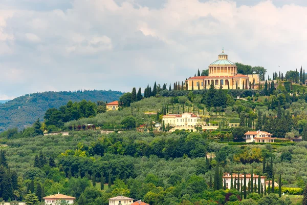 Santuario Madonna di Lourdes a Verona — Foto Stock