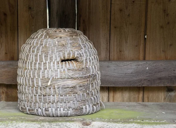 Traditional Domed Shaped Woven Bee Hive Copy Space Your Text — Stock Photo, Image