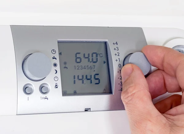 Programowanie termostatu kotła — Zdjęcie stockowe