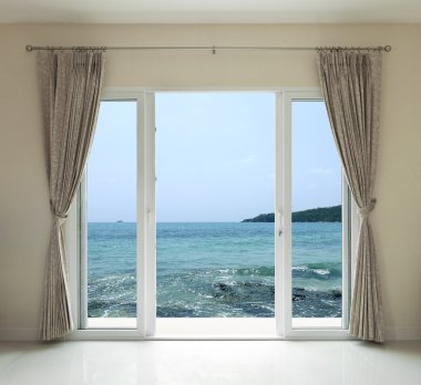 Kapıyı açık deniz manzaralı