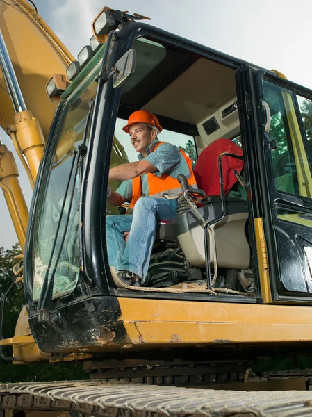 человек работающий на экскаваторе. человек работающий на экскаваторе. водитель экскаваторщик. человек работающий на экскаваторе. человек работающий на экскаваторе.