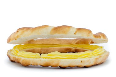 bagel cut in two, with cream inside