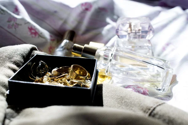 Familie juwelen, parfums en charme — Stockfoto