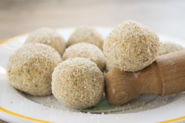 pişmemiş tavuk köfte