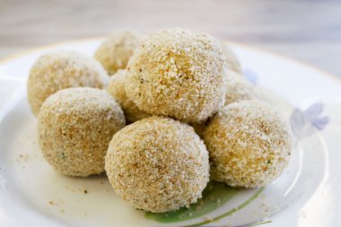 pişmemiş tavuk köfte