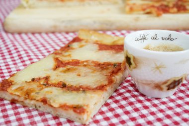 kahve al volo ve margherita pizza