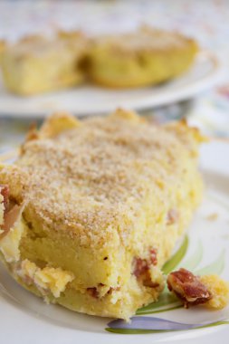 patates timbale mozzarella peyniri ile doldurulmuş ve jambon tedavi