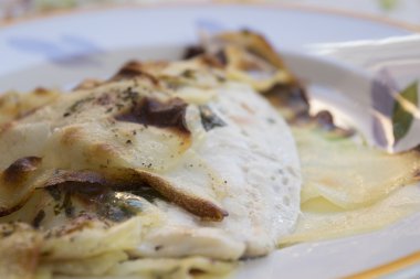 Patates-kabuklu yaldızlı pisibalığı fileto