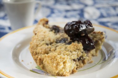 Ev yapımı reçel kek tart