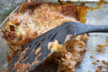 bolognese stil lazanya bölümünü