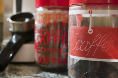 yakın bir espresso kahve makinesi kahve kavanoz