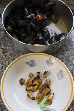 Napoliten biberli midye