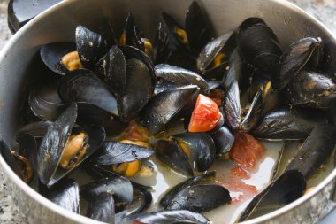 Napoliten biberli midye