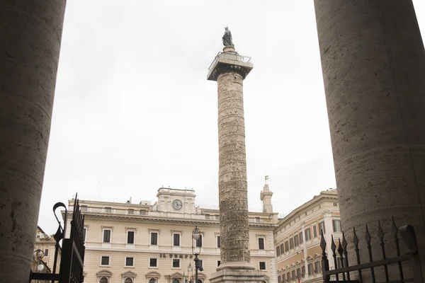 Marco aurelio coluna em corona roma quadrado — Fotografia de Stock