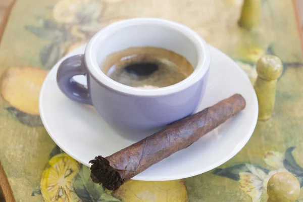 雪茄和咖啡的咖啡 — 图库照片