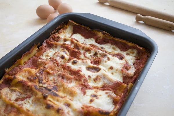 Pan bakken van lasagne — Stockfoto