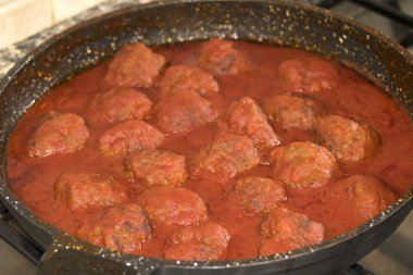 Domates soslu köfte.