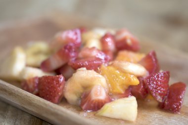 renkli meyve salatası