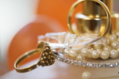 cazibe zerafet ve mücevher