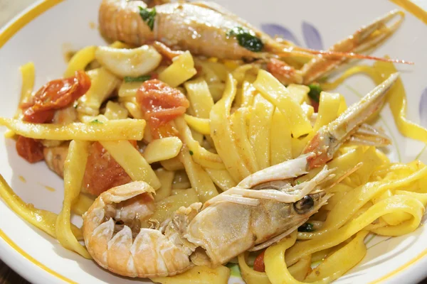 Fettuccine på scampi — Stockfoto