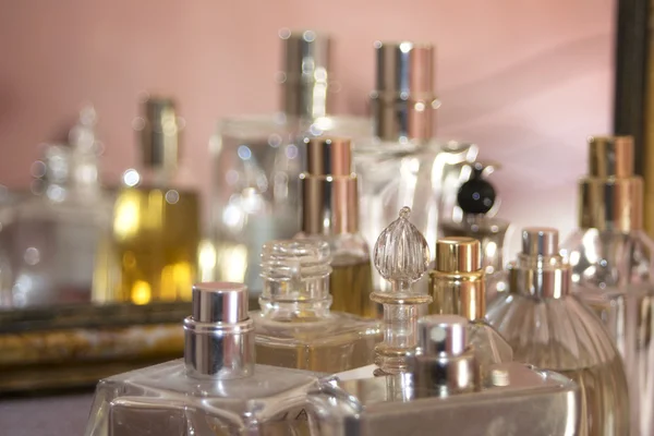 Eleganckie zapachowych i perfum — Zdjęcie stockowe