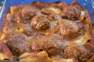 köfte makarna fırında