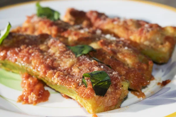 Gefüllte Zucchini — Stockfoto