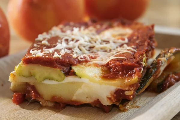 Parmezaanse kaas van courgette en mozzarella — Stockfoto