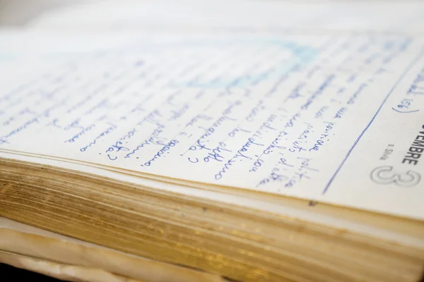 古い手書きの日記 — ストック写真