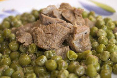 bezelye ile Dana Yahni