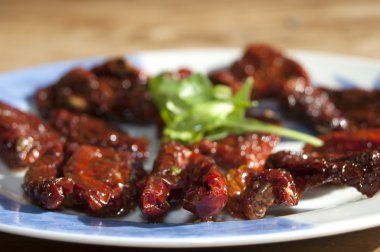 Güneş kurutulmuş domates