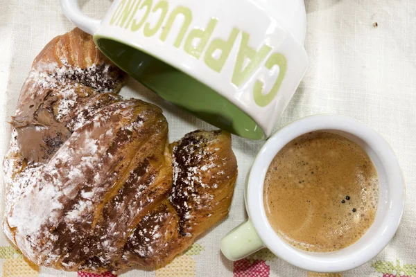 Expreso y croissants — Foto de Stock