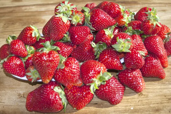 Zusammensetzung der Erdbeeren Stockfoto