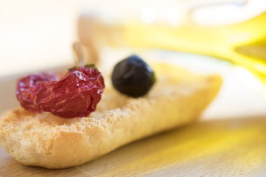 Aperatif tost ve acı biber