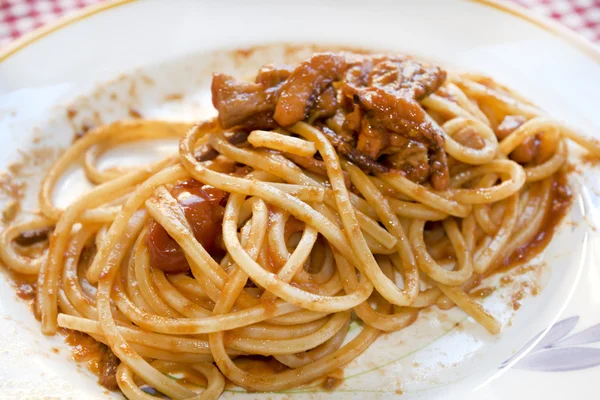 Espaguete com molho de lula — Fotografia de Stock