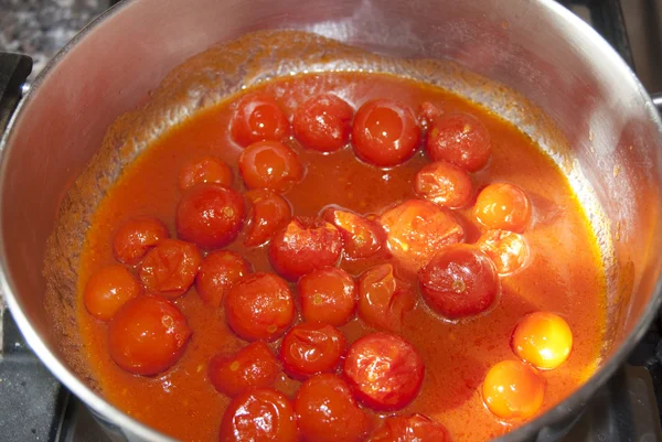 Tomatsås matlagning — Stockfoto