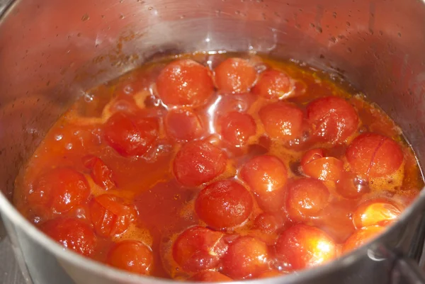 Molho de tomate cozinhar — Fotografia de Stock