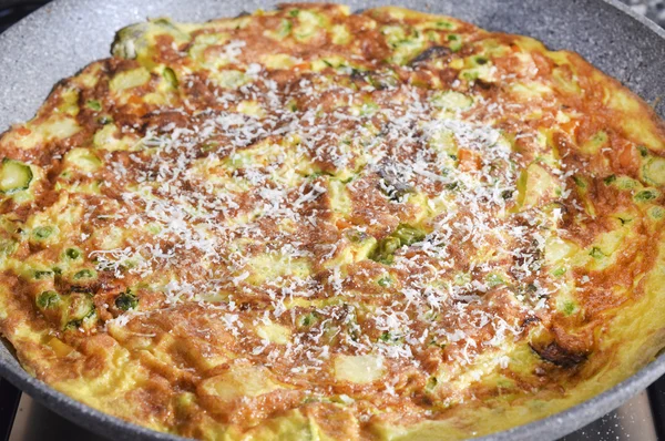 Omelette con zucchine — Foto Stock