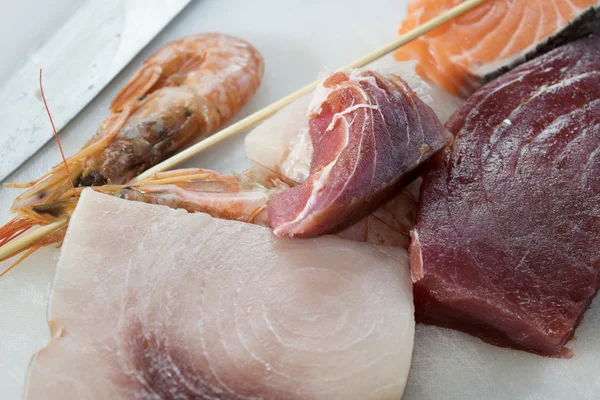 Ingrediënten voor het maken van vis spiesjes — Stockfoto