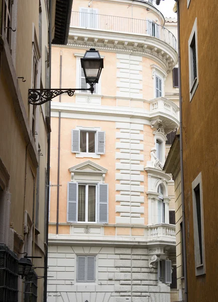 Facade of buildings in Rome — Stock Photo, Image