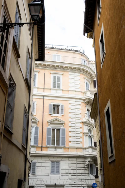 Facade of buildings in Rome — Stock Photo, Image