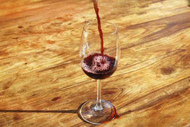 İtalyan kırmızı şarap