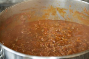 tencerede Bolognese yahni