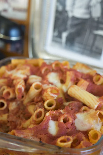 Baked pasta  with mozzarella and ingredients various — Stock Photo, Image