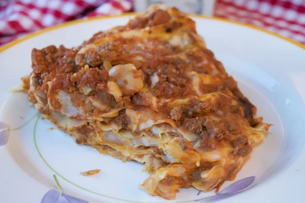 Lasagne con ragù bolognese — Foto Stock