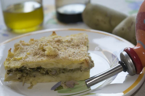 Timballo di patate farcite con verdure — Foto Stock