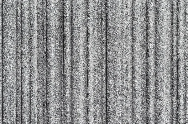 縦縞の風化した灰色の石質 — ストック写真