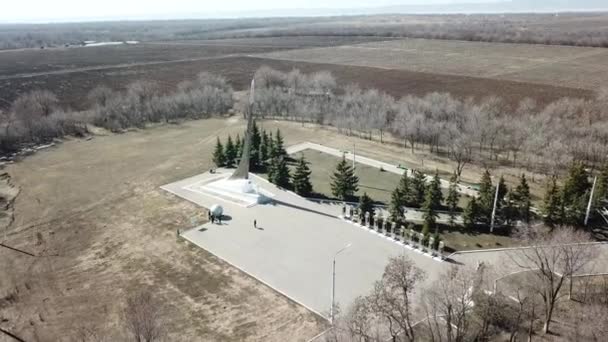 Αναμνηστικό μνημείο, περιοχή προσγείωσης Vostok 1 κοντά στο Engels, Ρωσία — Αρχείο Βίντεο