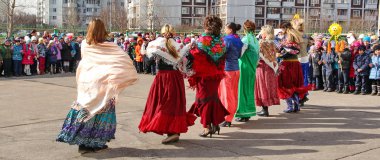 Maslenitsa, Rusya'nın geleneksel bahar tatil.
